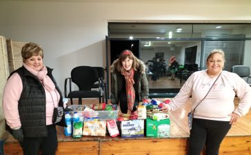 Los participante en la San Silvestre de Carracedelo aportaron sus donaciones para Caritas Villadepalos 6