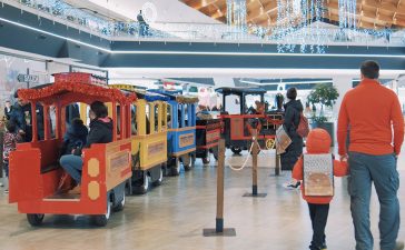 El Rosal se sumerge en la magia de la Navidad con nueva iluminación, el Belén artesano de Macario, el Tren Disfrutón de la Navidad y unas visitas muy especiales para los peques de la casa 4