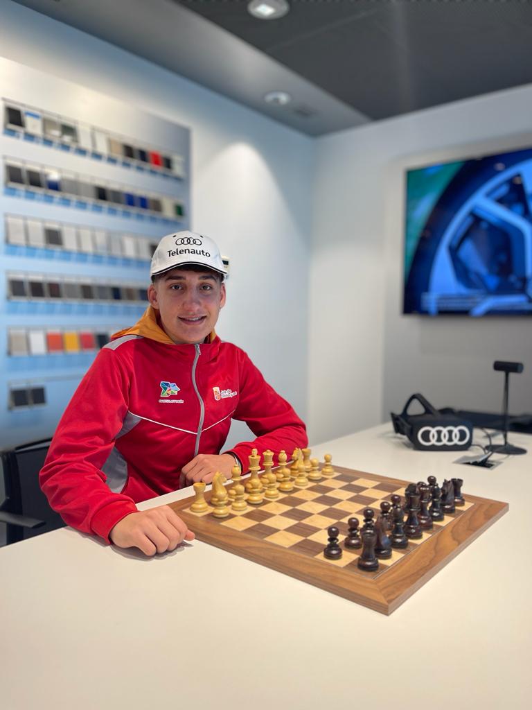 El ponferradino Damián Ángel, de 16 años, se proclama tercero en el XIX Gran Torneo Internacional Aficionados B S-2000 de ajedrez 1