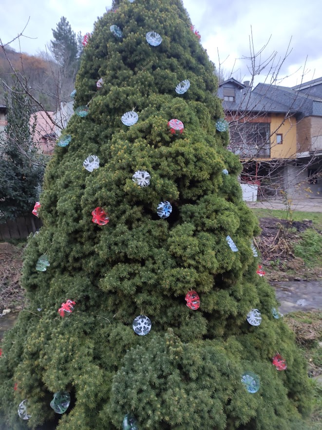 Villanueva de Valdueza decora de Navidad sus calles con ingenio y la participación de los vecinos 16