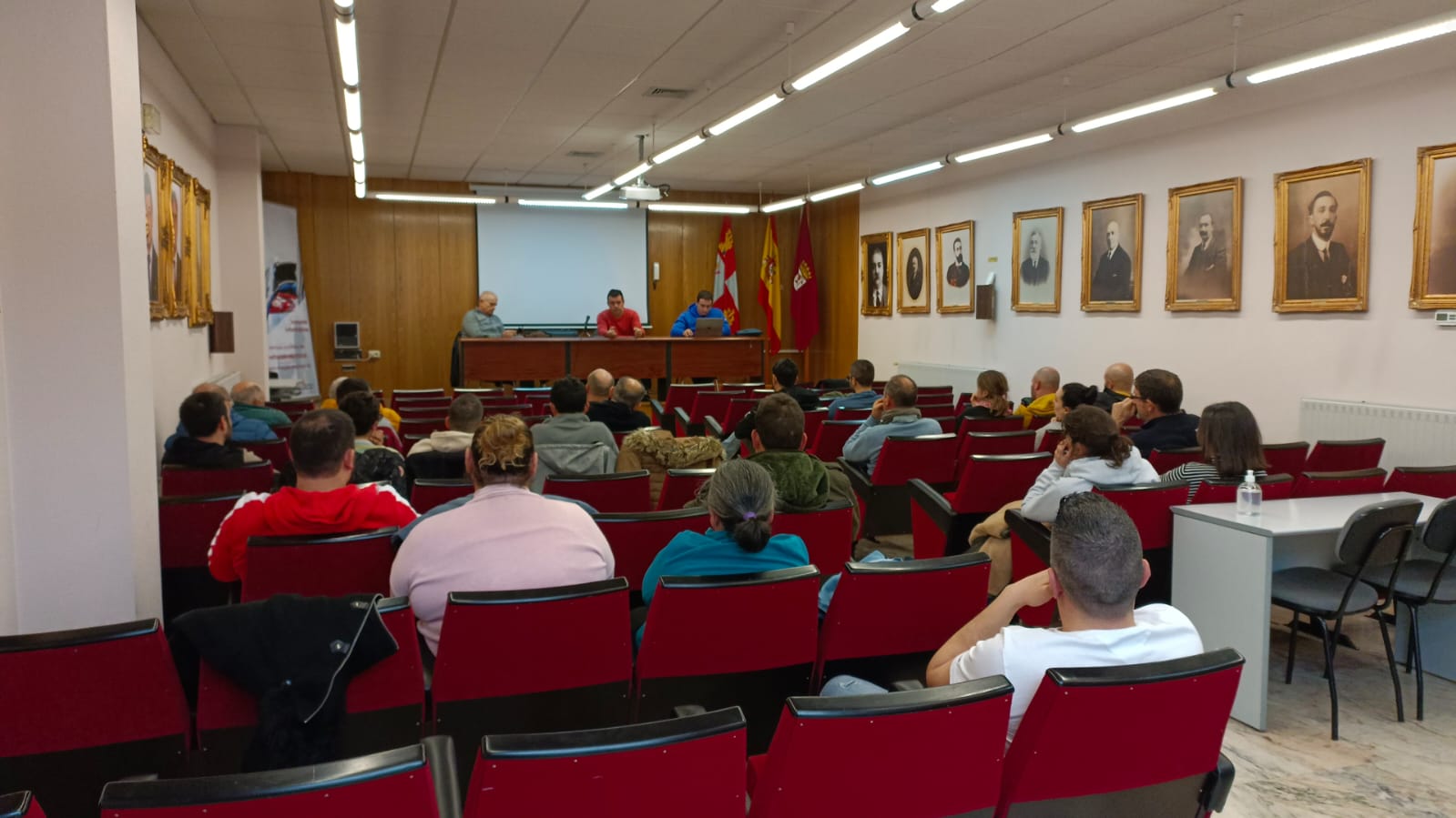 Celebrada en Astorga la reunión anual de la Asociación Leonesa de Apicultores 1