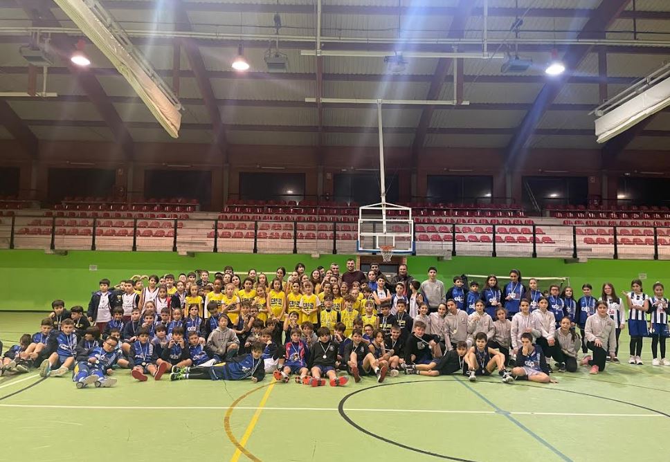 Entregados los trofeos del XXXIII Torneo de Reyes Ciudad de Ponferrada de Baloncesto 2