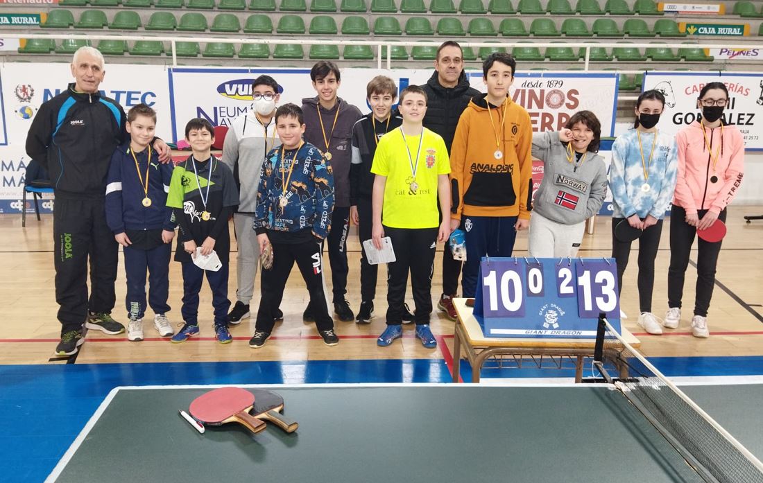 Entregados los trofeos del l XII Torneo de Reyes de Tenis de Mesa de Ponferrada 1