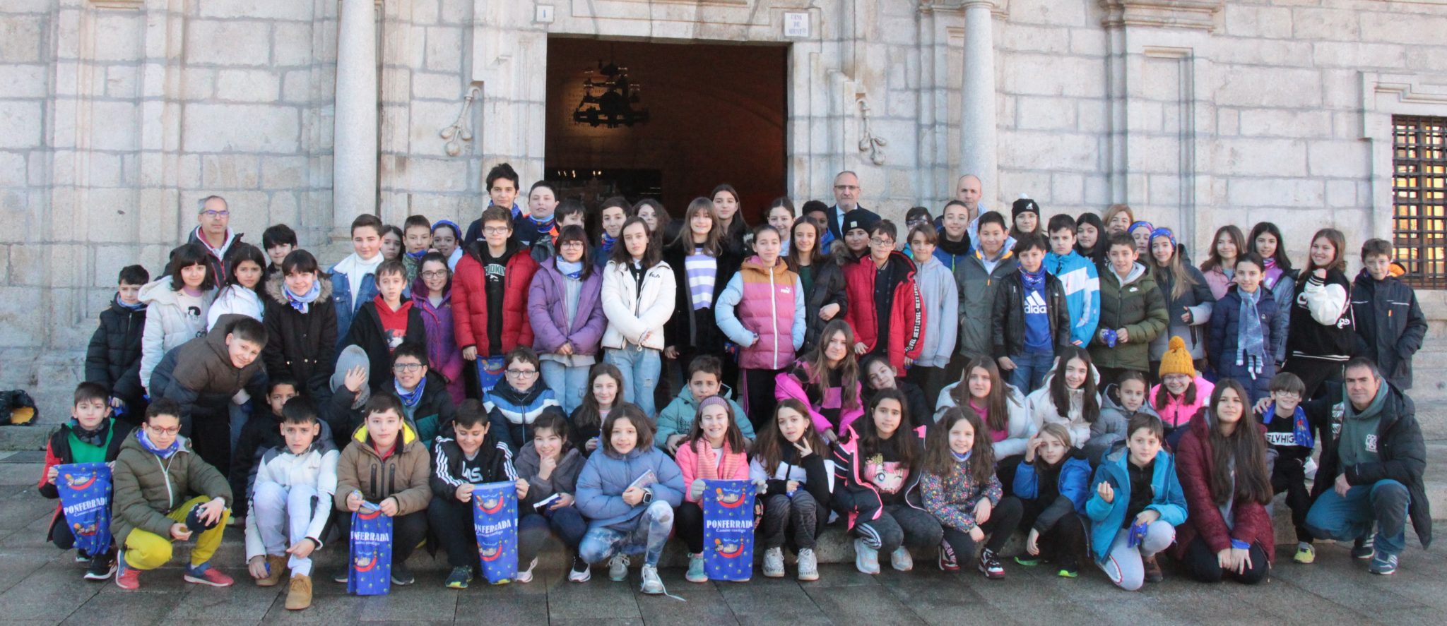 Alumnos de 5º y 6º cursos de Primaria del Colegio Público San Antonio visitan el Ayuntamiento de Ponferrada 1