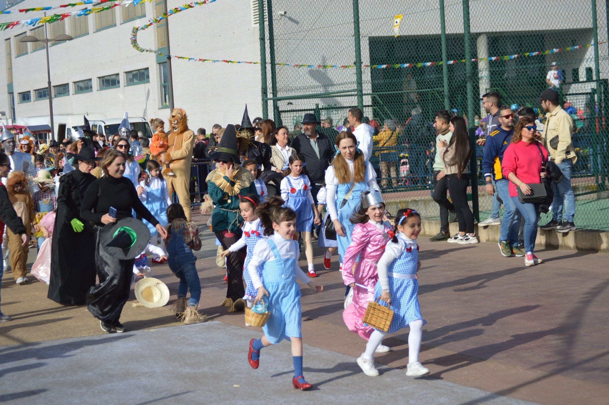 Carnaval Infantil de Ponferrada 2023. Las AMPAS de los colegios de la ciudad llenan de color y alegría las calles 147