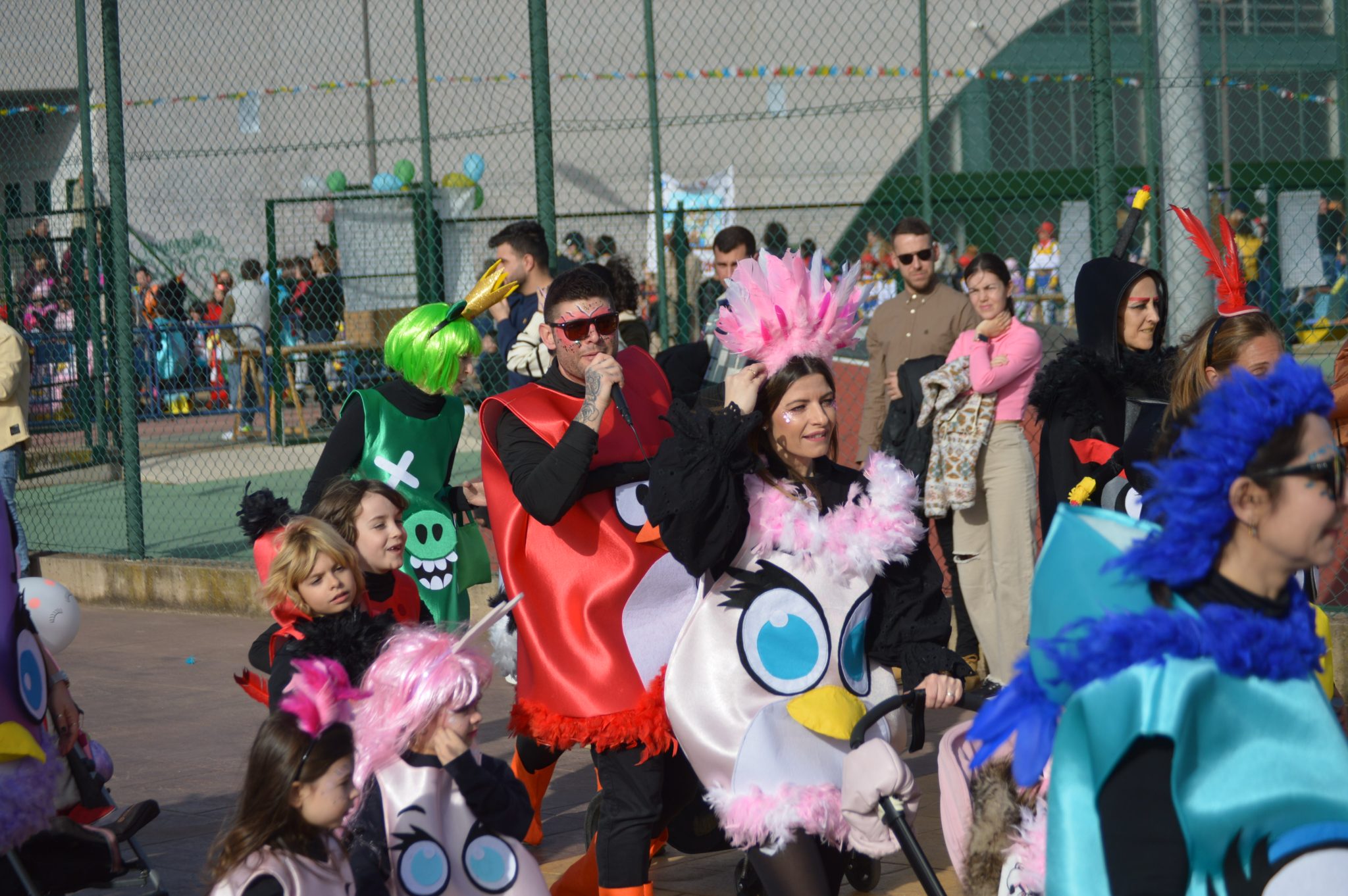 Carnaval Infantil de Ponferrada 2023. Las AMPAS de los colegios de la ciudad llenan de color y alegría las calles 20