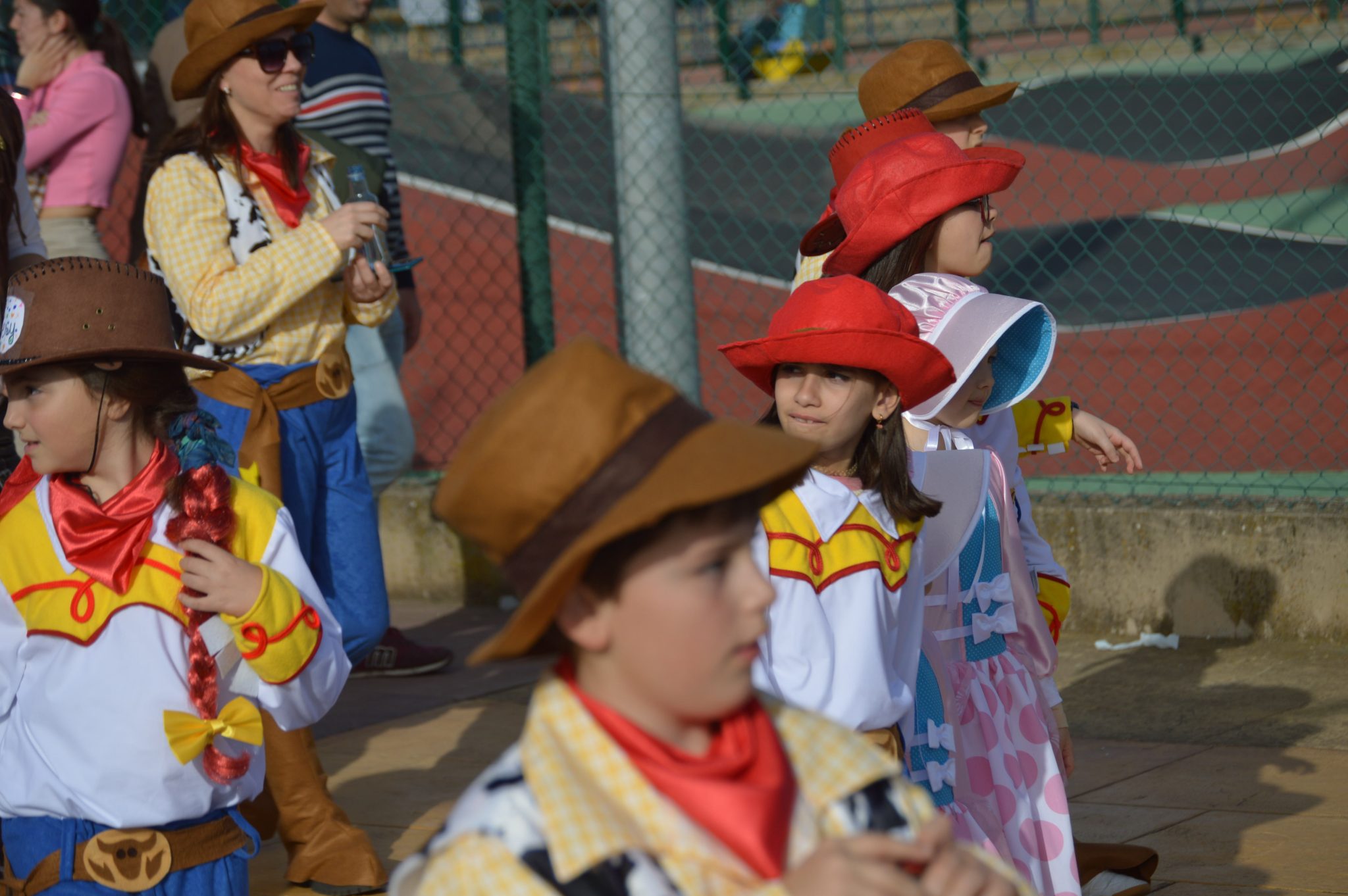 Carnaval Infantil de Ponferrada 2023. Las AMPAS de los colegios de la ciudad llenan de color y alegría las calles 13