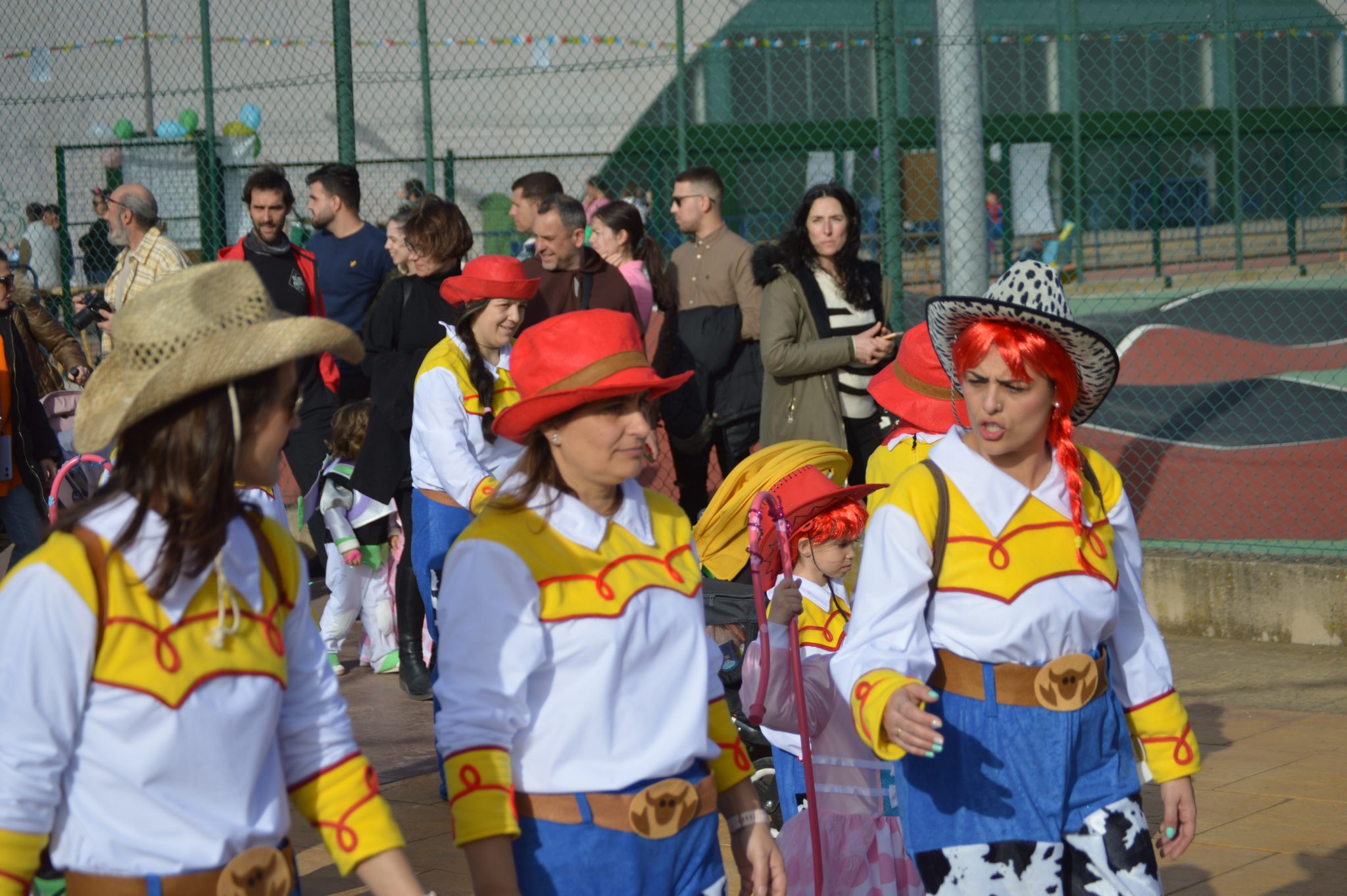 Carnaval Infantil de Ponferrada 2023. Las AMPAS de los colegios de la ciudad llenan de color y alegría las calles 10