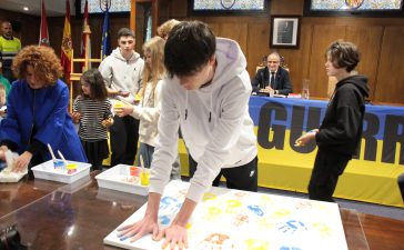 El Ayuntamiento de Ponferrada celebra un acto de solidaridad con Ucrania 2