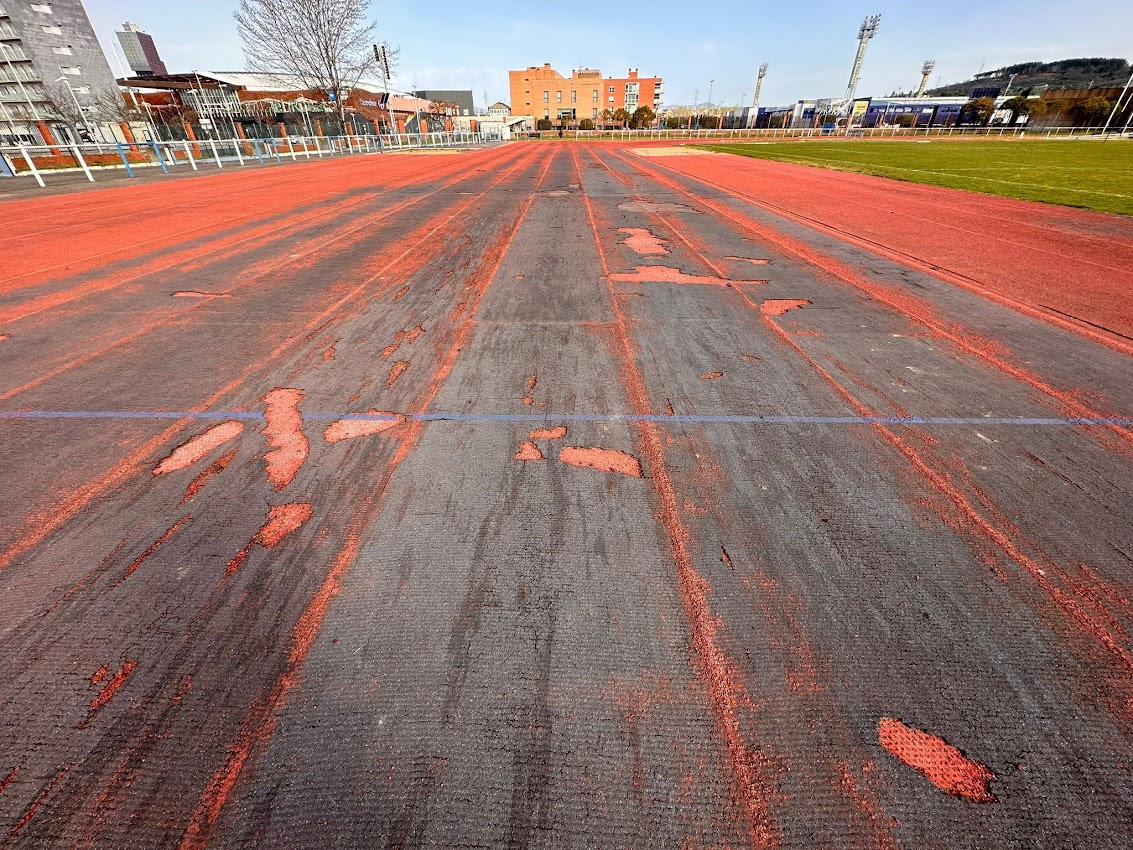 La renovación integral del pavimento de las pistas de Atletismo convertirán el Colomán Trabado en un referente nacional 2