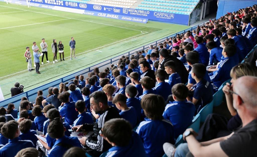 La subdelegación de fútbol del Bierzo congrega a cerca de 700 niños en el estadio de El Toralín 3