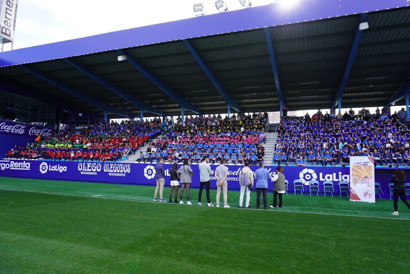 La subdelegación de fútbol del Bierzo congrega a cerca de 700 niños en el estadio de El Toralín 1