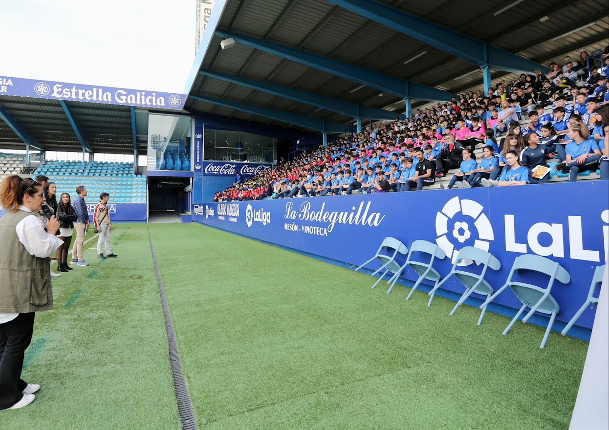 La subdelegación de fútbol del Bierzo congrega a cerca de 700 niños en el estadio de El Toralín 7