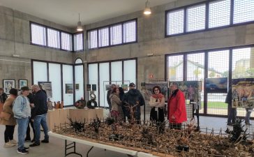 Inaugurada la exposición de la Asociación de pintores del Bierzo en EstacionArte 8