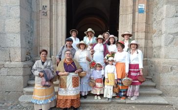Molinaseca disfrutó de San Isidro con procesión y atuendos de época 7