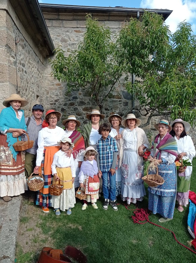 Molinaseca disfrutó de San Isidro con procesión y atuendos de época 6