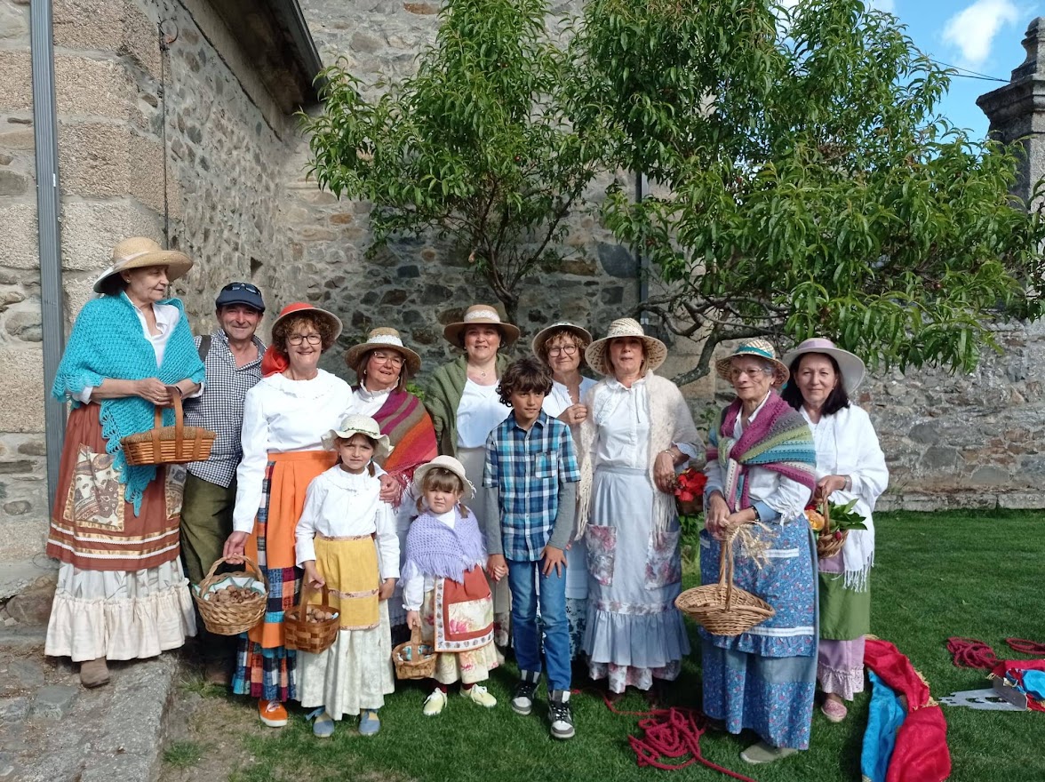 Molinaseca disfrutó de San Isidro con procesión y atuendos de época 5