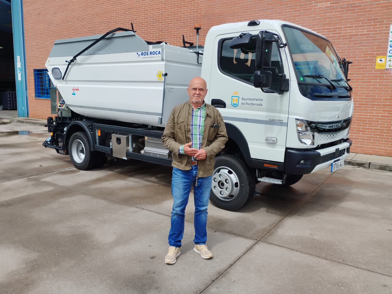 Ponferrada invierte 110.000 euros en la adquisición de un vehículo 4x4 para la recogida de residuos en el medio rural 1