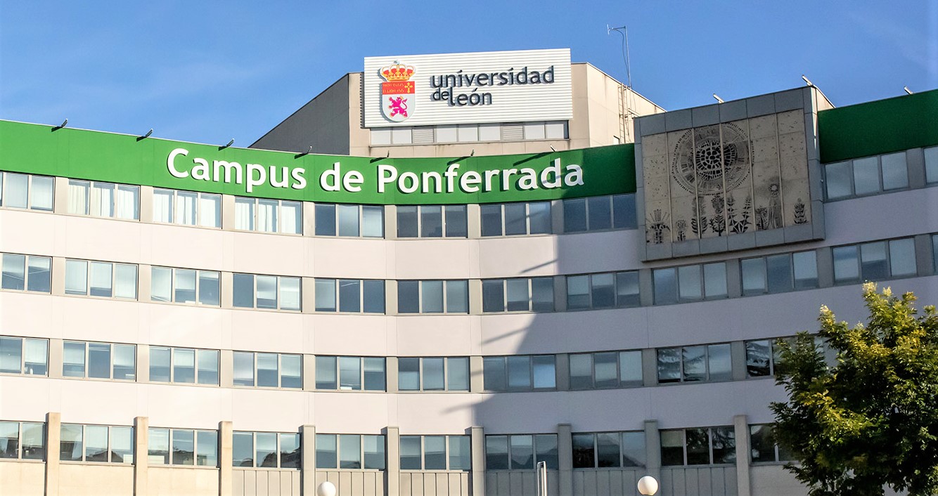 El alcalde de Ponferrada Marco Morala y el rector Francisco Marín firman el convenio de colaboración 1