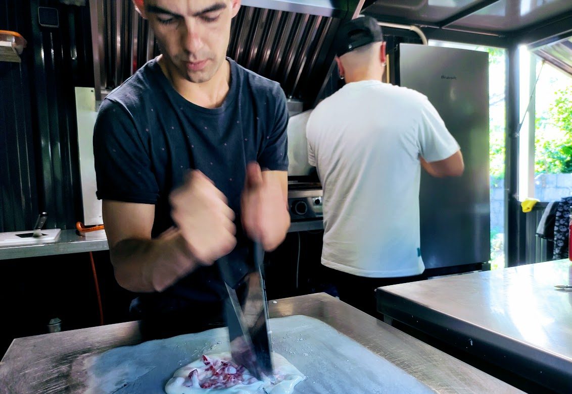 Crepe&Roll, la refrescante moda de los helados artesanos en plancha fría está en Molinaseca 1