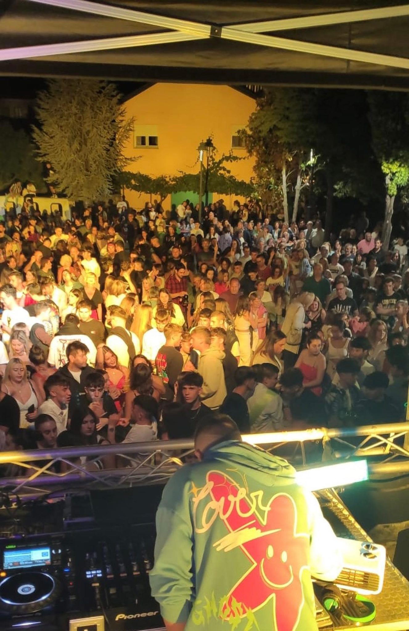 Jotha se hace profeta en su tierra, Fabero recibe a su paisano llenando la plaza Doctores Terrón 7