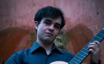 Se inicia el festival de música de cámara Corteza de encina con un dúo berciano de guitarra y flauta 6