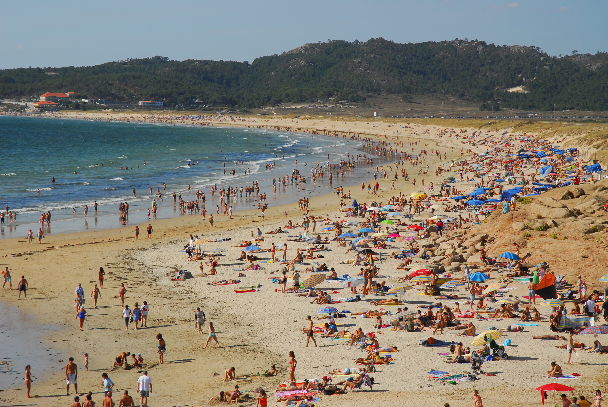 Playas cerca del Bierzo. Una selección de playas en Galicia para disfrutar de la arena y mojar los pies en el mar 18