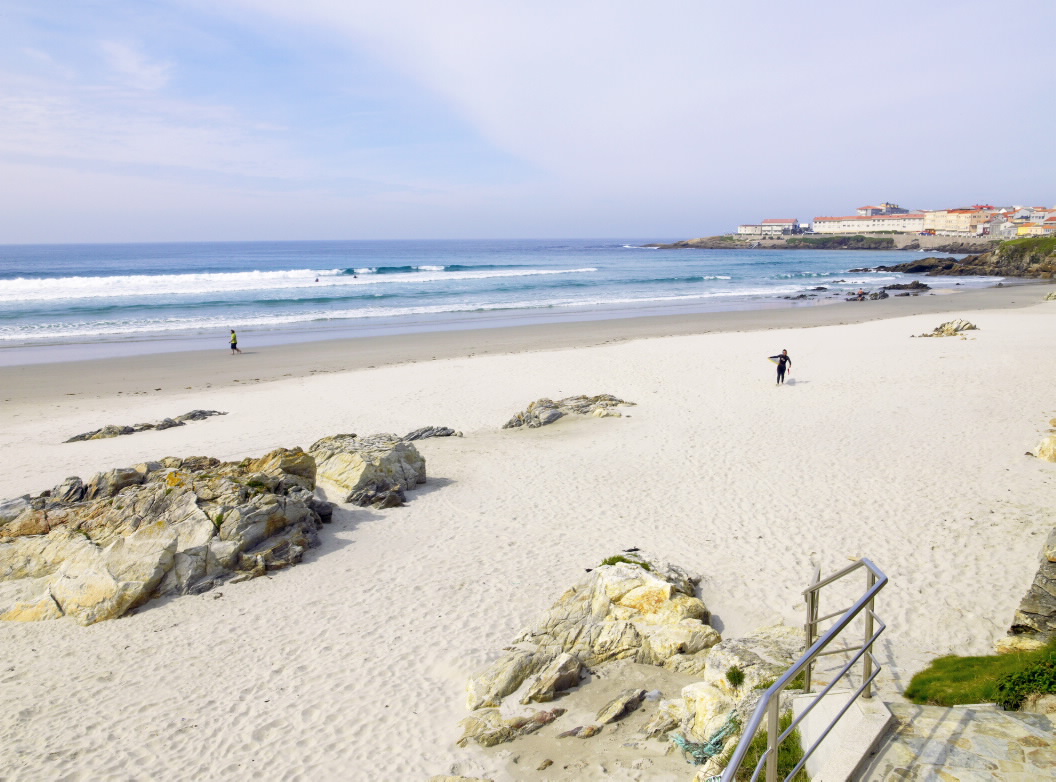 Playas cerca del Bierzo. Una selección de playas en Galicia para disfrutar de la arena y mojar los pies en el mar 13