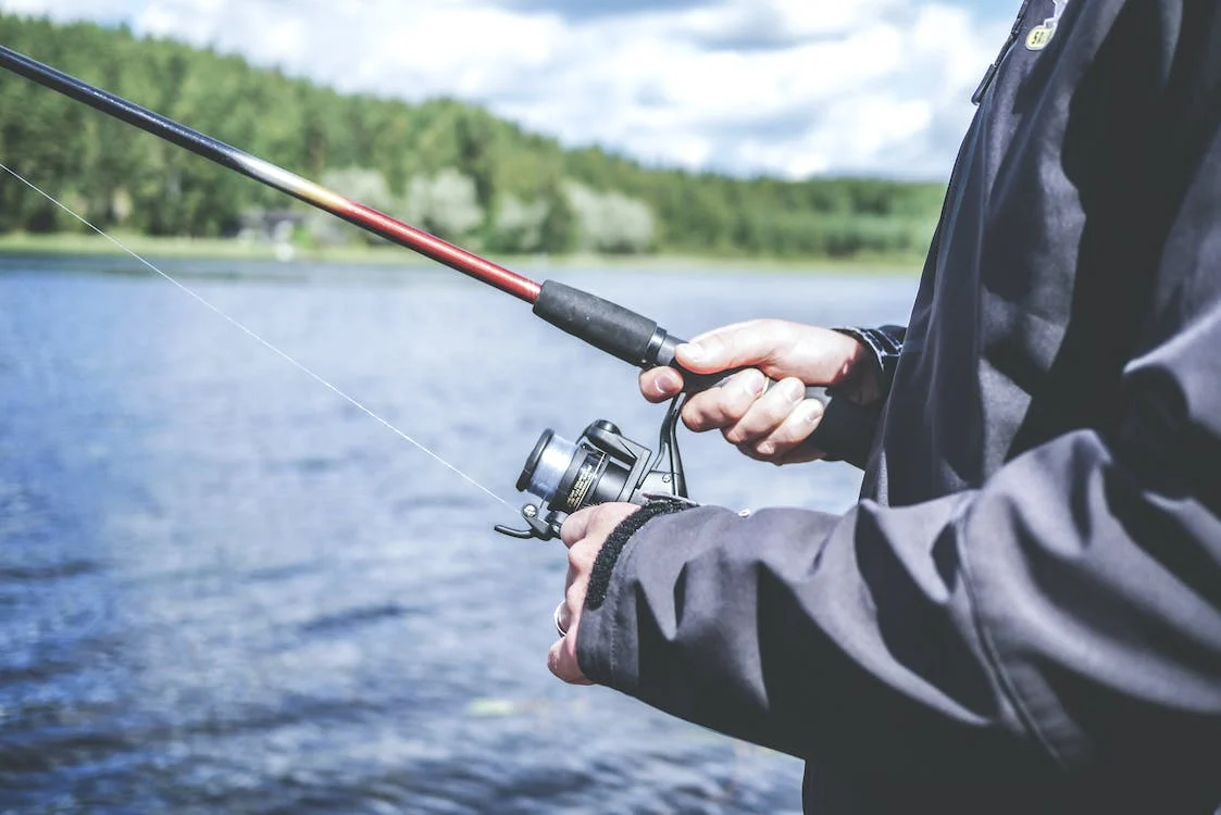 Junta y Diputación trabajan para impulsar un ciclo de Formación Profesional de Guía de Pesca en León 1