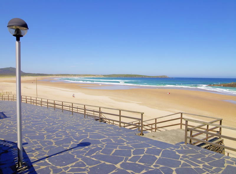 Playas cerca del Bierzo. Una selección de playas en Galicia para disfrutar de la arena y mojar los pies en el mar 8