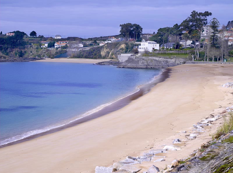 Playas cerca del Bierzo. Una selección de playas en Galicia para disfrutar de la arena y mojar los pies en el mar 9