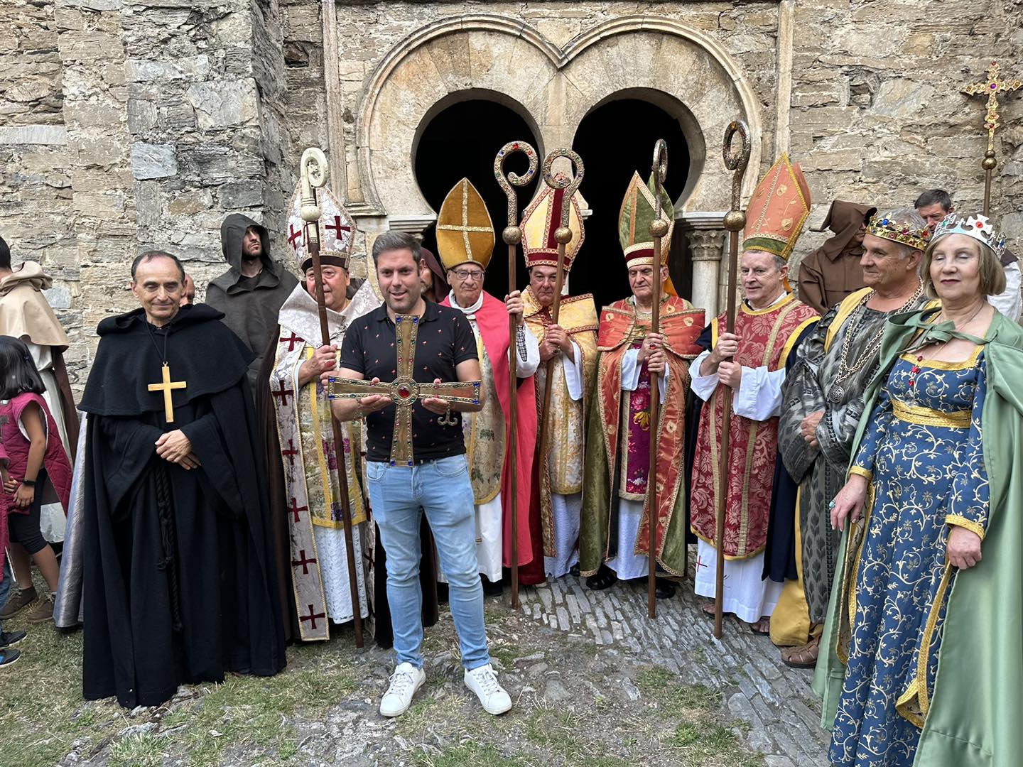 Peñalba de Santiago disfrutó de su fiesta Mozárabe con una recreación de la entrega de la cruz de Peñalba 1