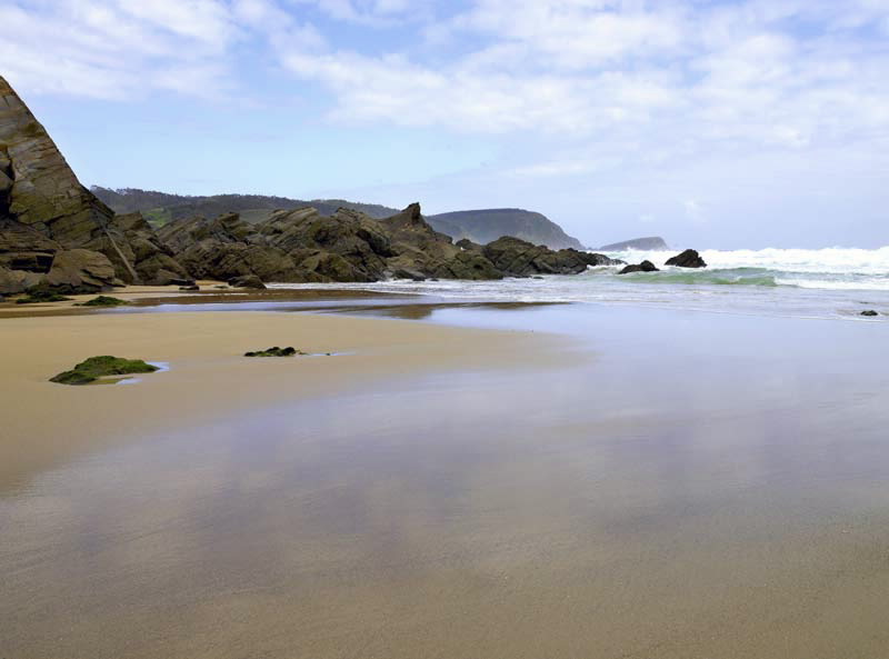 Playas cerca del Bierzo. Una selección de playas en Galicia para disfrutar de la arena y mojar los pies en el mar 4