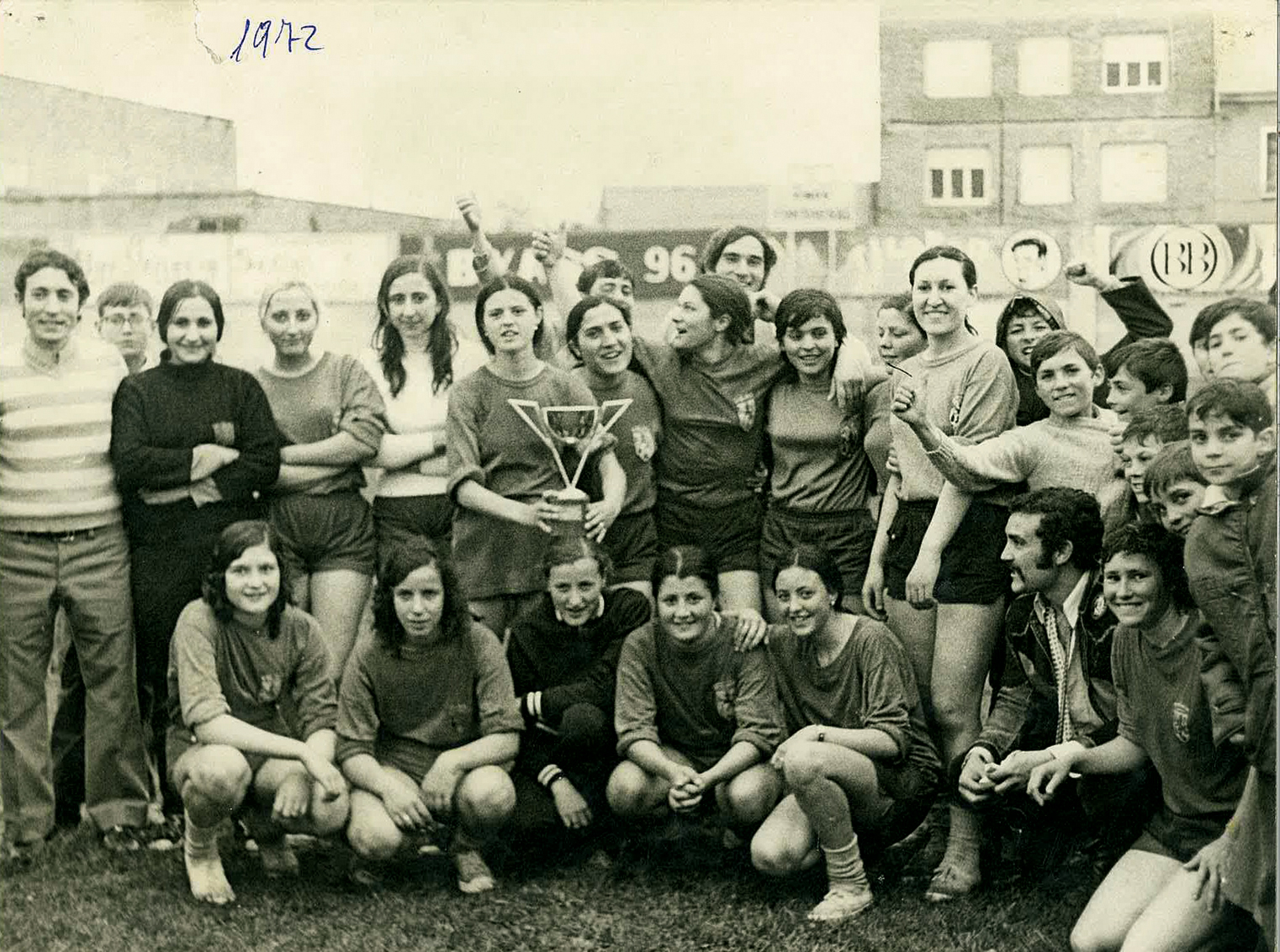 Aquel equipo femenino de Cacabelos que ya jugaba al fútbol en 1972 1