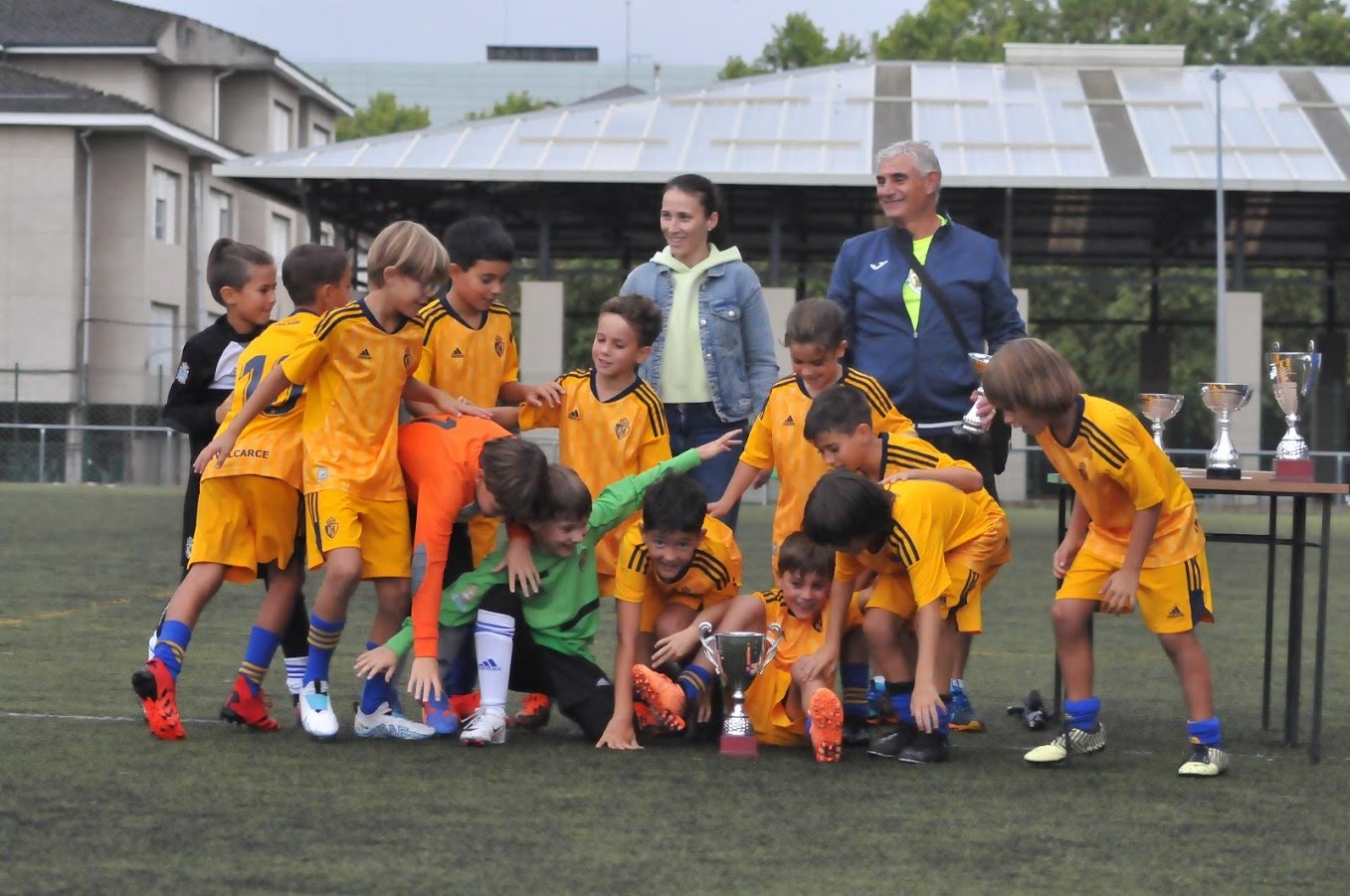 El fútbol base celebró el fin de semana la 27 edición del torneo social de La Morenica 17