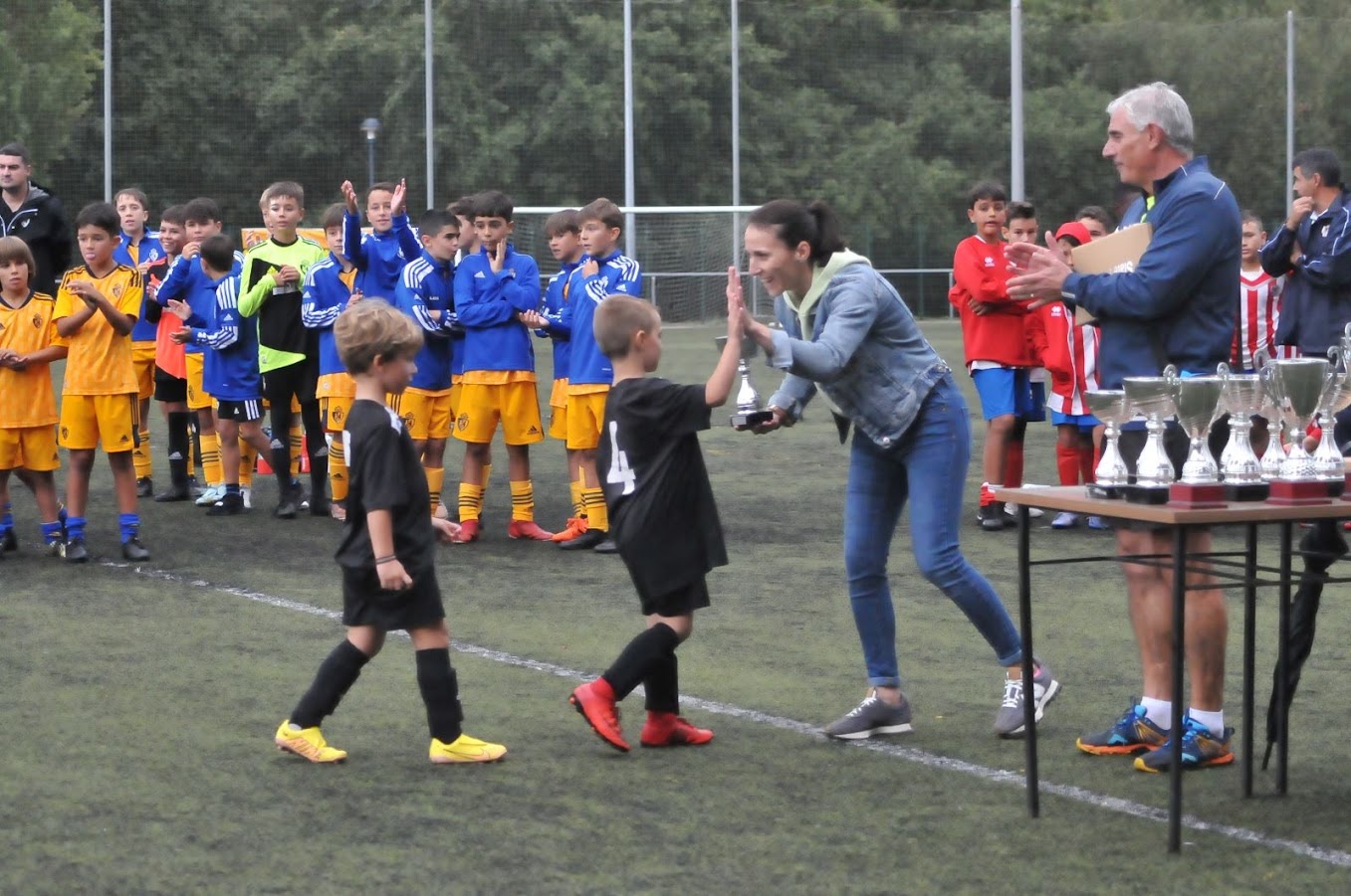 El fútbol base celebró el fin de semana la 27 edición del torneo social de La Morenica 14