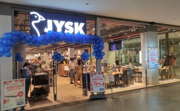 Expectación y gran asistencia de público en la apertura de JYSK Ponferrada en el CC El Rosal 8
