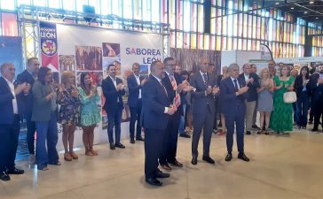 La Diputación inaugura la Feria de Productos de León que estará en la capital hasta el domingo 5