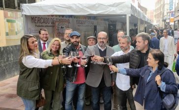 Abre el mercado de Otoño, una iniciativa de la concejalía de Comercio para revitalizar la zona de Abastos 5