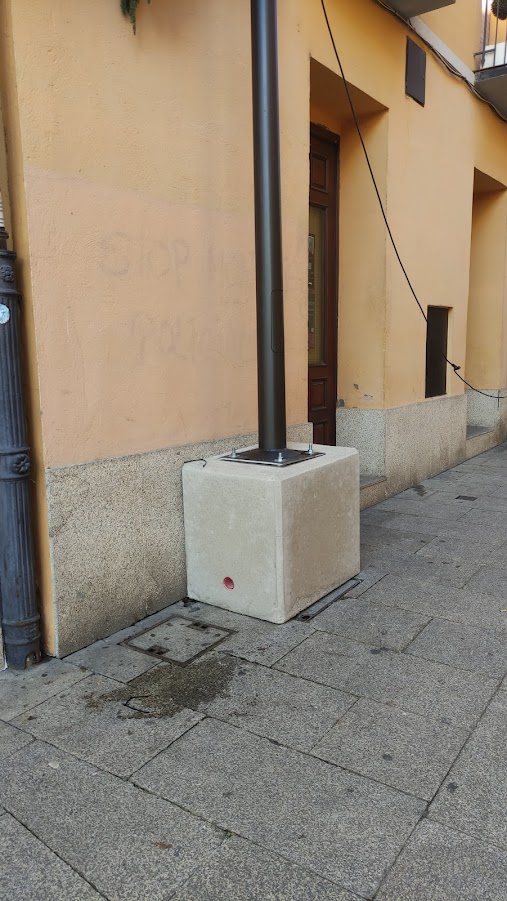 La Calle del Reloj se iluminará en Navidad con 5.000 luces soportadas en una estructura que no tocará las fachadas 5