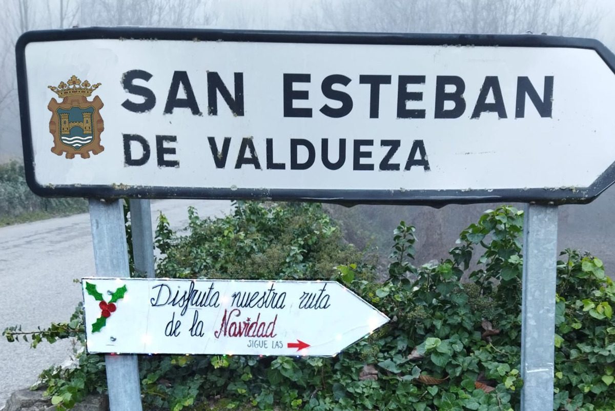 San Esteban de Valdueza decora también sus calles con motivos navideños realizados con materiales reciclados 1