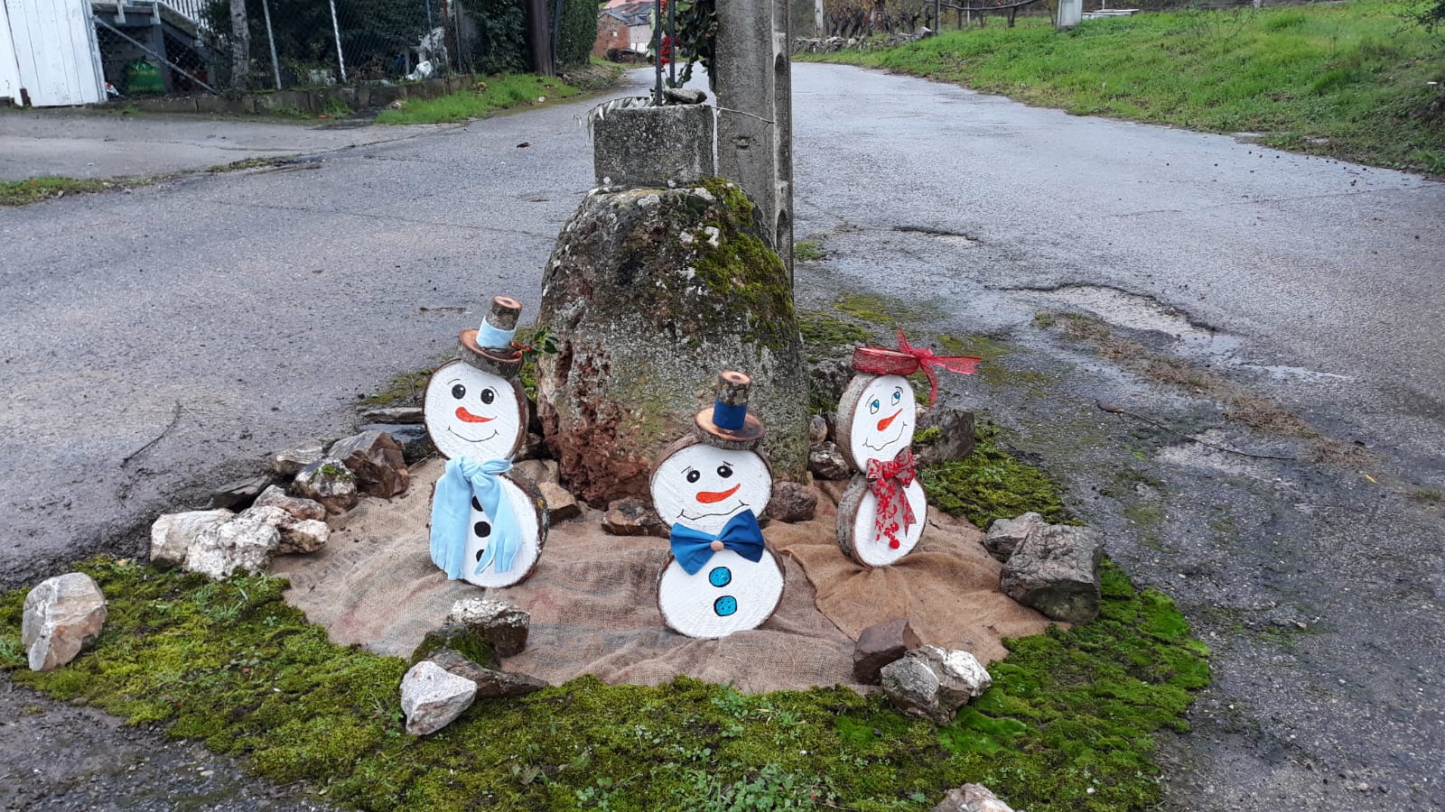 La Campañana (Carucedo) se anima a la decoración navideña del pueblo para animar las fiestas navideñas 7