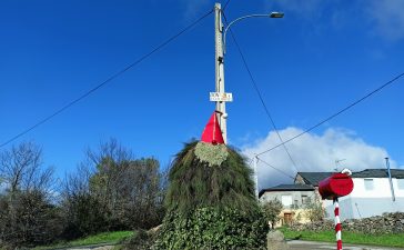 La Campañana (Carucedo) se anima a la decoración navideña del pueblo para animar las fiestas navideñas 6