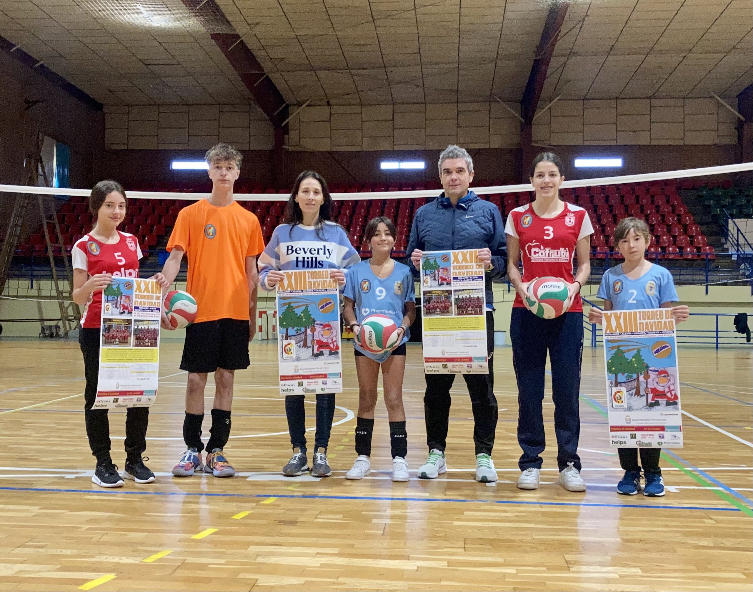 El Pabellón José Arroyo de Flores del Sil acoge este fin de semana el XXIII Torneo de Navidad de Voleibol 1