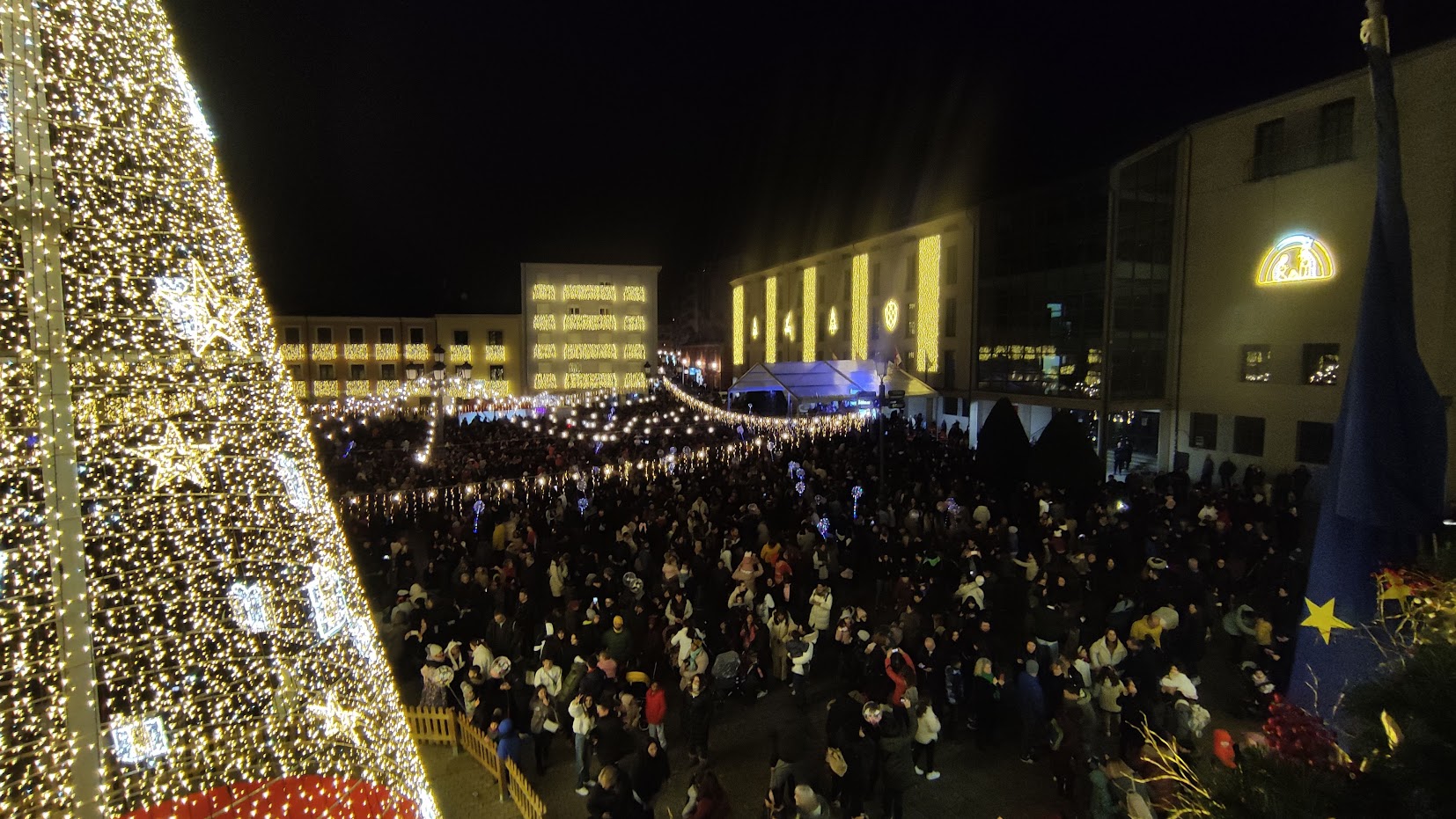 Ponferrada inaugura la Navidad con un acto que ilusiona a los más pequeños 2