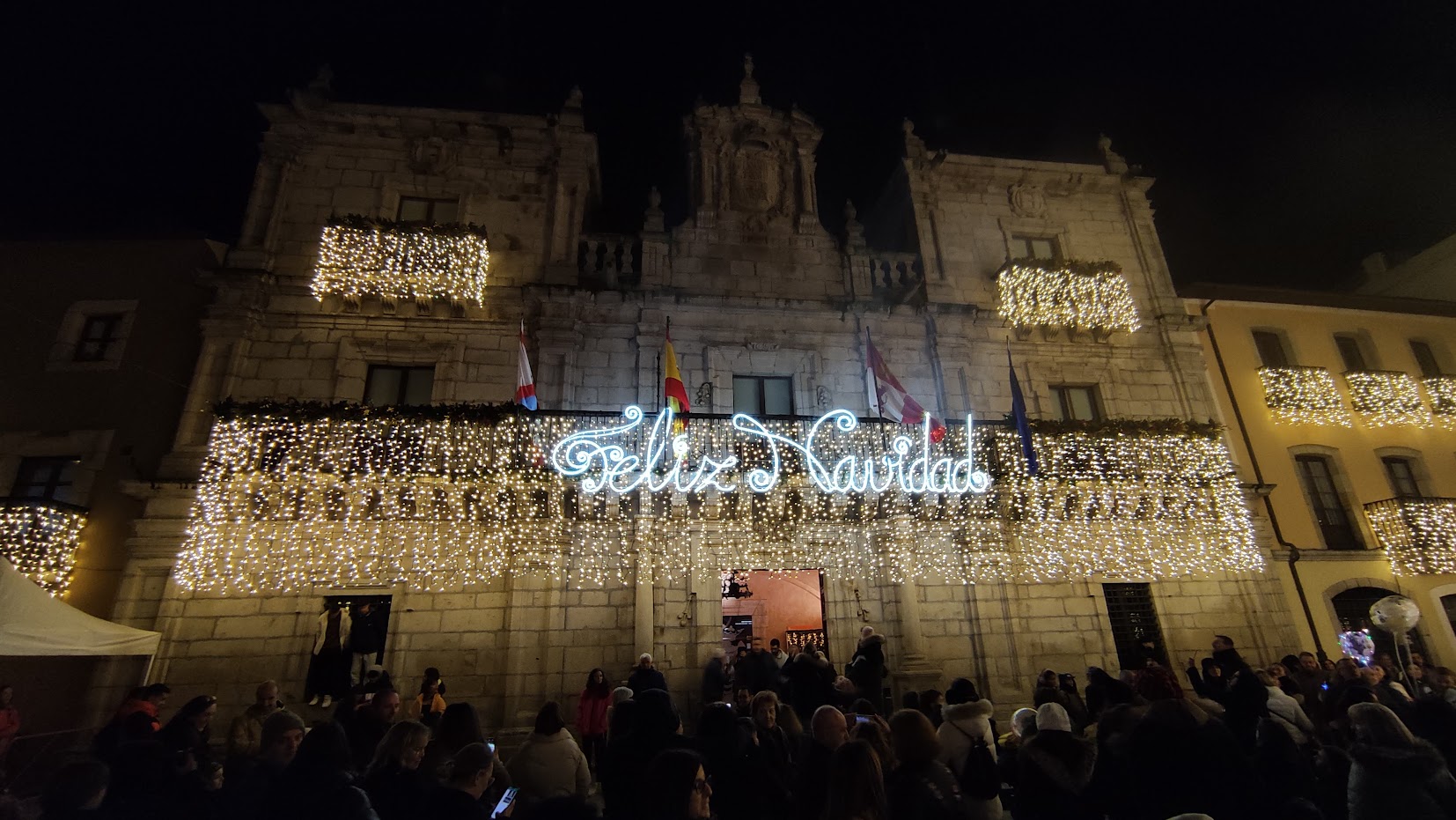 Ponferrada inaugura la Navidad con un acto que ilusiona a los más pequeños 1