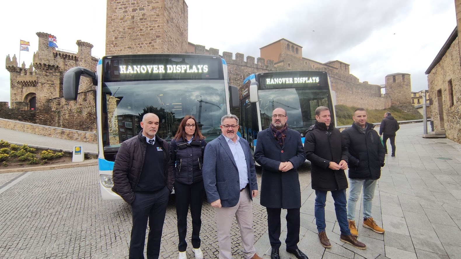 Presentados dos nuevos autobuses que se pondrán en circulación en Ponferrada a partir de la próxima semana 1