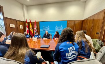 El Ayuntamiento de Ponferrada reconoce al Club Natación Bierzo por sus éxitos 3
