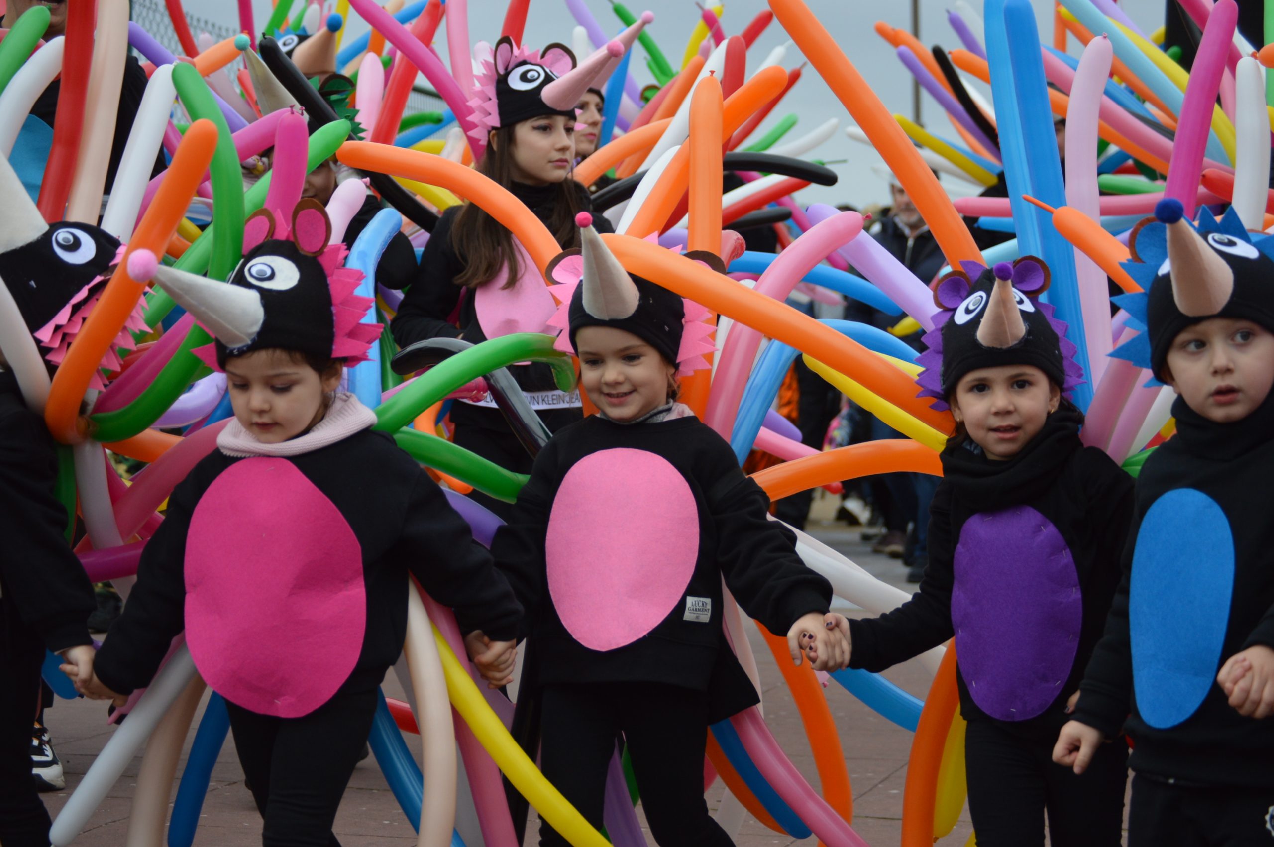 El tiempo respeta el Carnaval Infantil de Ponferrada 2024 y los niños acuden puntuales a la cita 168