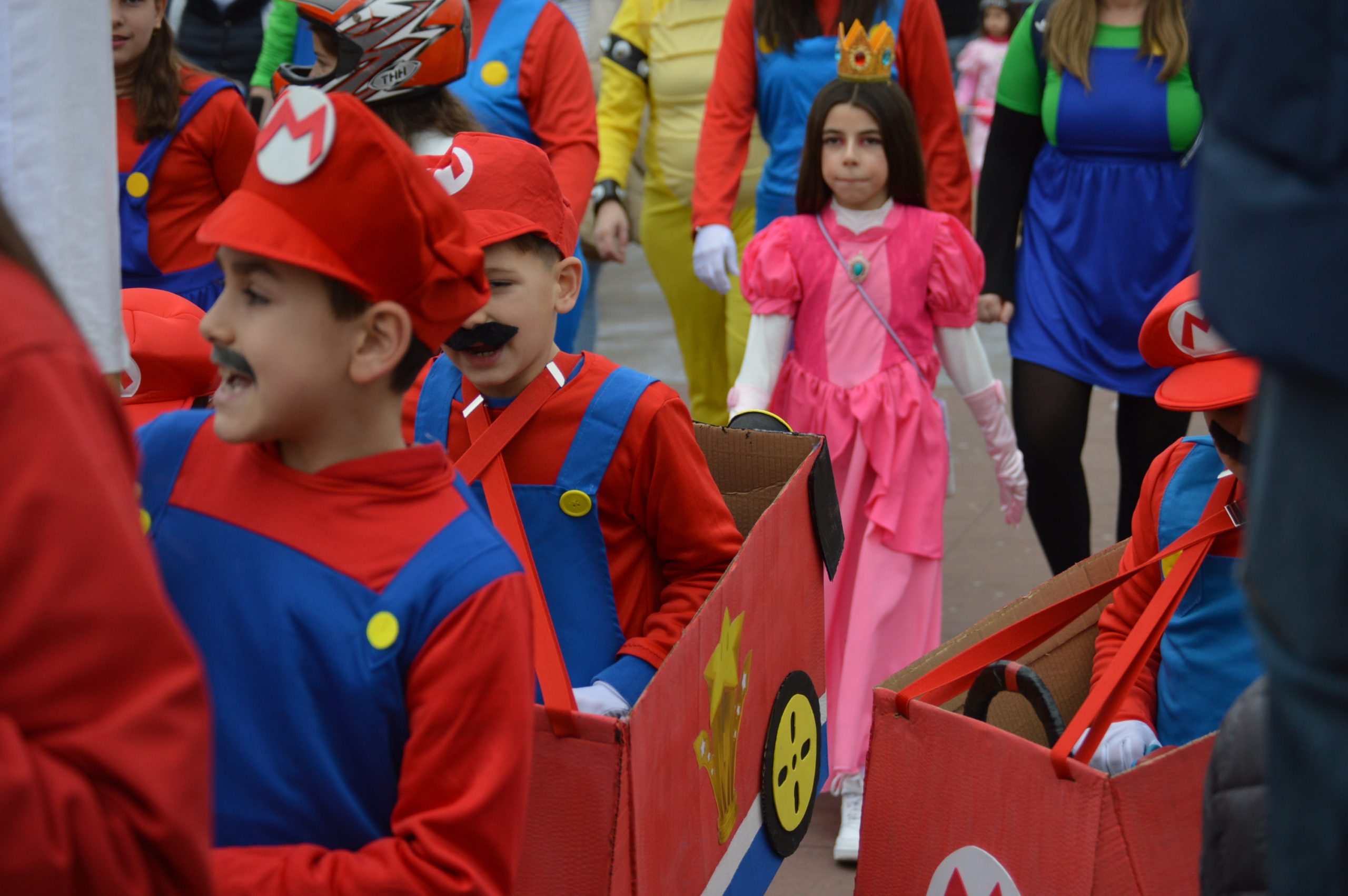 El tiempo respeta el Carnaval Infantil de Ponferrada 2024 y los niños acuden puntuales a la cita 25